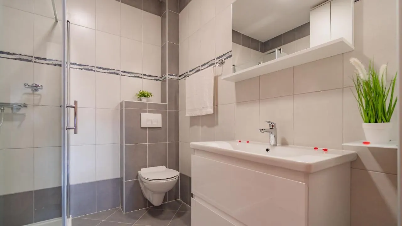 Sea & Sun 4* Apartment Banjole 0*,  Croatia