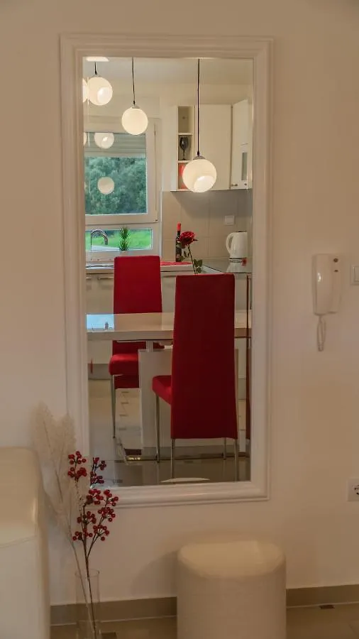 Sea & Sun 4* Apartment Banjole Croatia