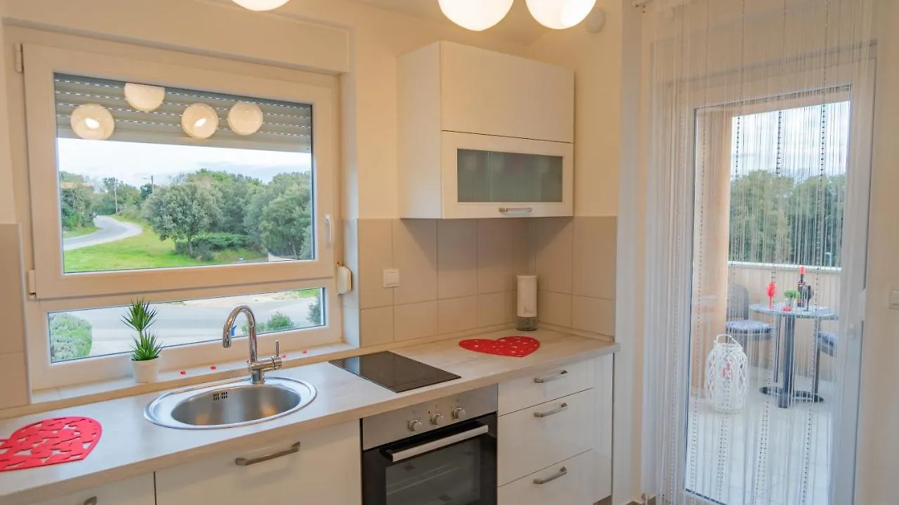 Sea & Sun 4* Apartment Banjole