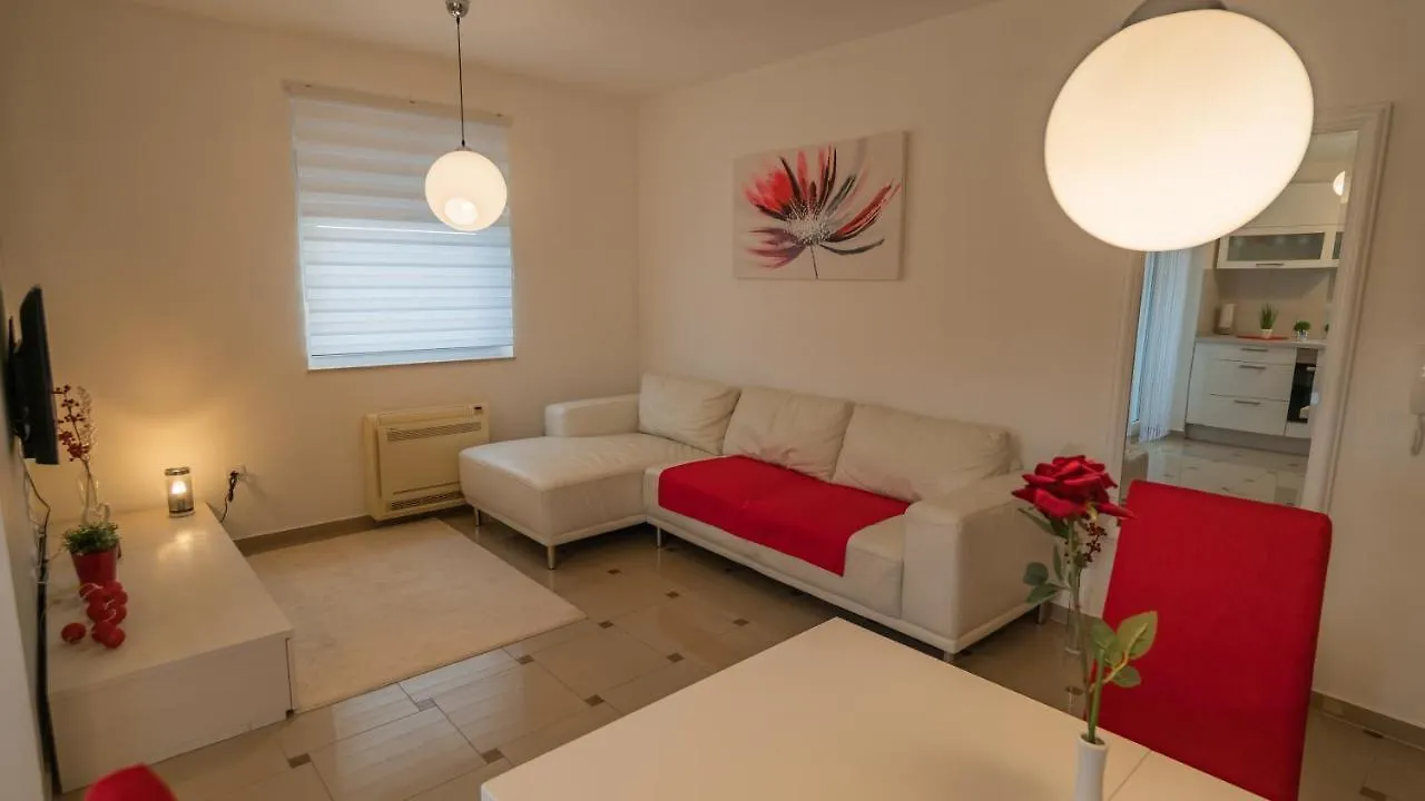 Sea & Sun 4* Apartment Banjole