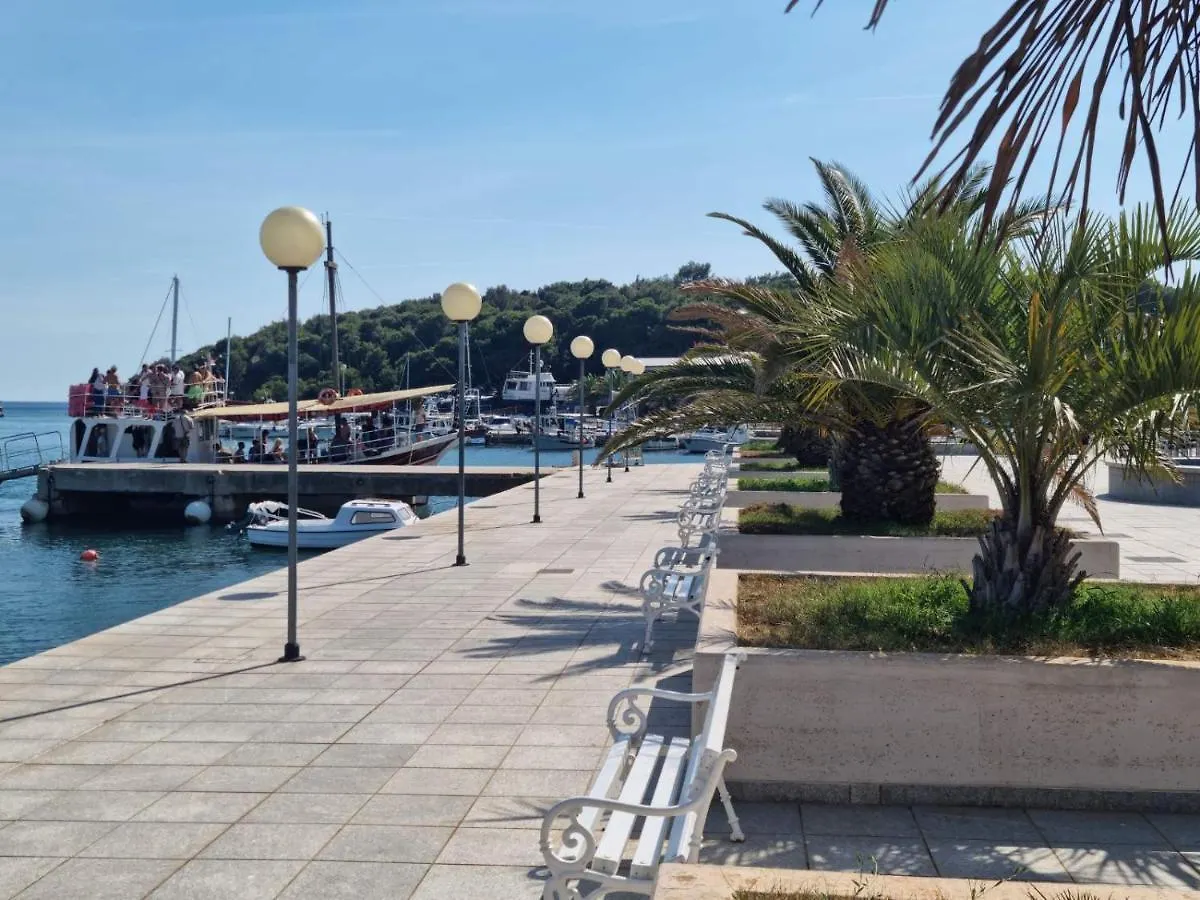 Sea & Sun 4* Apartment Banjole