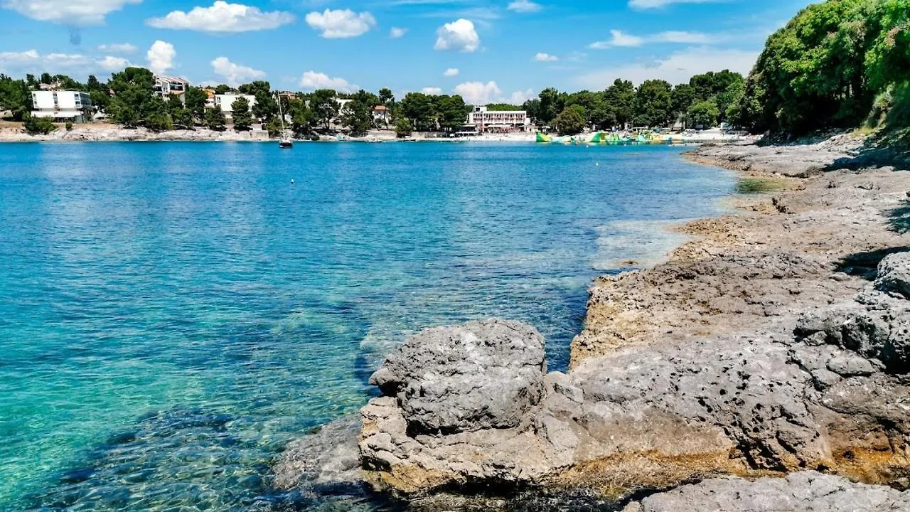 Sea & Sun 4* Apartment Banjole Croatia